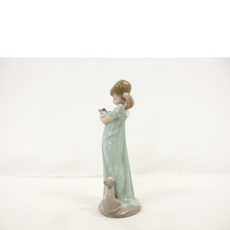 ＬＬＡＤＲＯ リヤドロ 陶器 置物 人形 フィギュリン 少女 猫