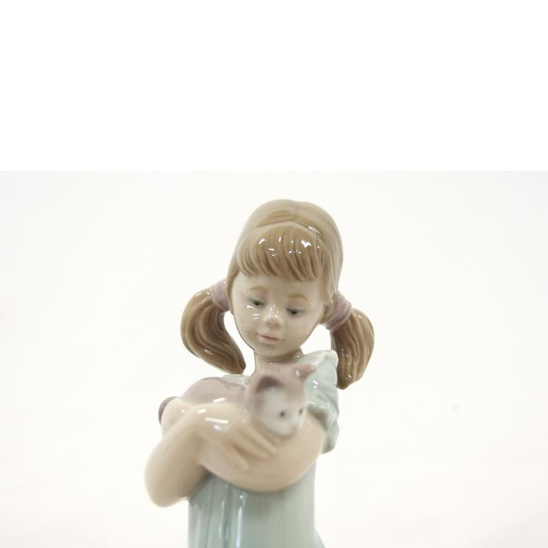 ＬＬＡＤＲＯ リヤドロ 陶器 置物 人形 フィギュリン 少女 猫 