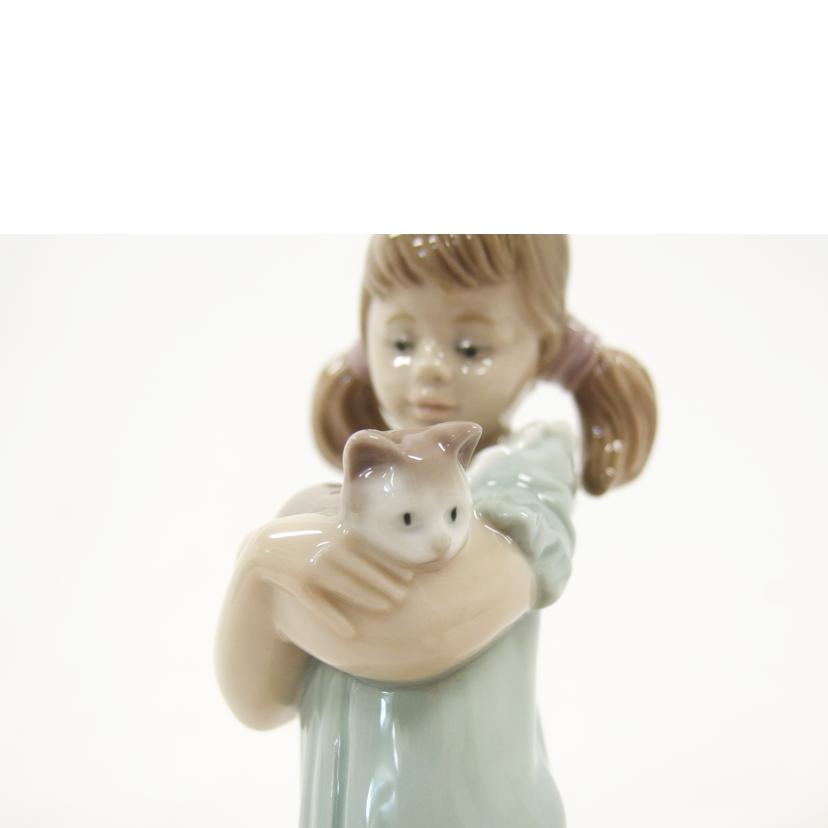 ＬＬＡＤＲＯ リヤドロ 陶器 置物 人形 フィギュリン 少女 猫/少女と猫／私のことも忘れないで/5743//Aランク/04