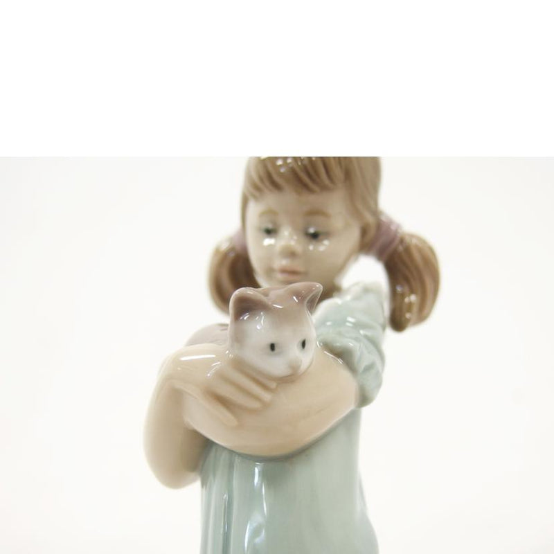 ＬＬＡＤＲＯ リヤドロ 陶器 置物 人形 フィギュリン 少女 猫