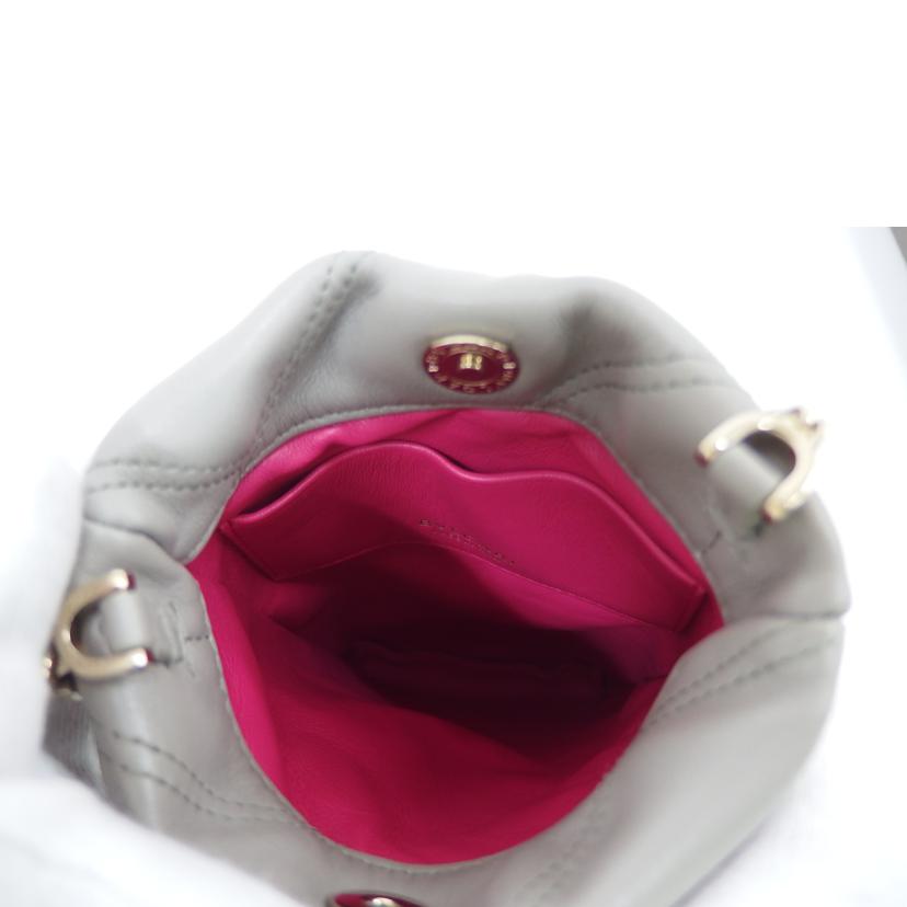 ＢＶＬＧＡＲＩ ﾌﾞﾙｶﾞﾘ/フォーンケース／チェーンショルダー/292255//Aランク/82