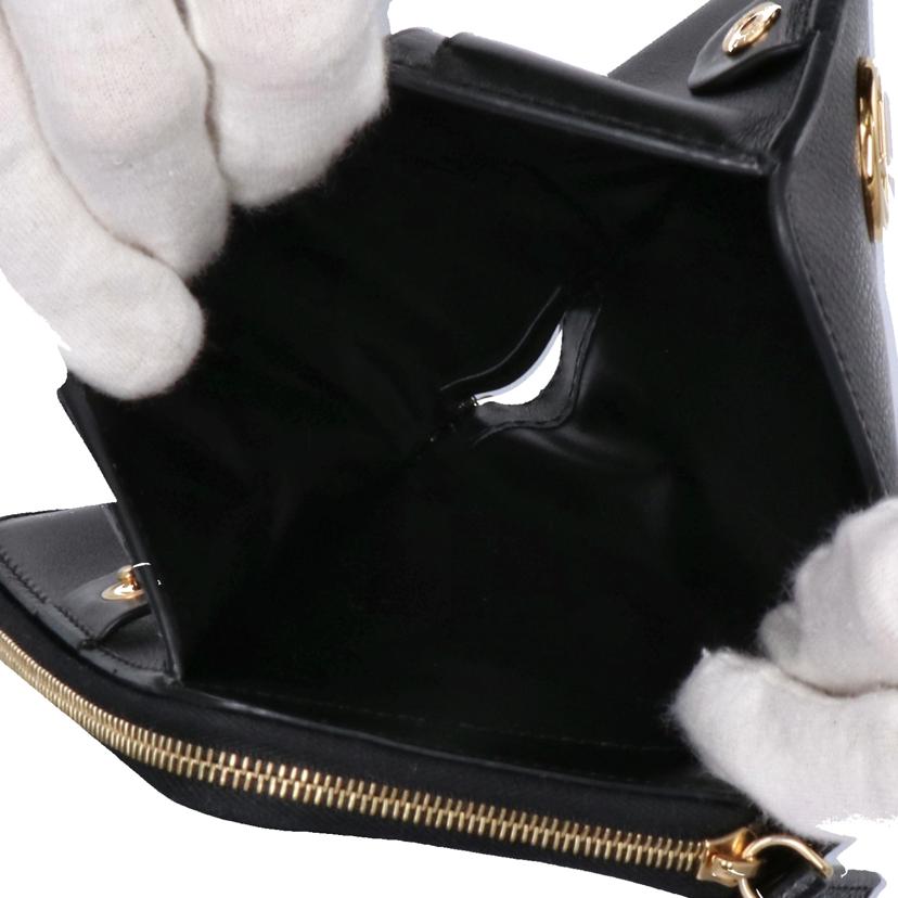 ＦＥＮＤＩ FENDI/エフイズフェンディミディアムウォレット/8M0407//A18B/ABランク/75