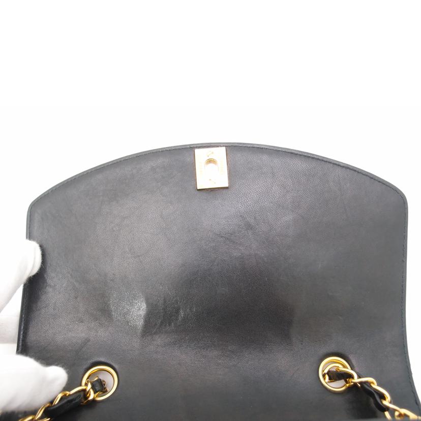 ＣＨＡＮＥＬ　 シャネル　黒　レザー　斜め掛け　肩掛け　ゴールド金具　レディース　/マトラッセダイアナフラップチェーンショルダー／ブラック//4040140/ABランク/69