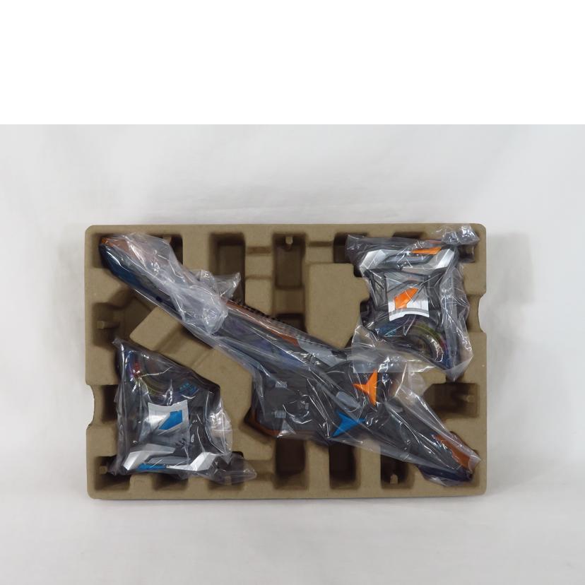 ＢＡＮＤＡＩ バンダイ/ＤＸコマンドツインバックル＆レイジングソード/仮面ライダーギーツ//Aランク/81