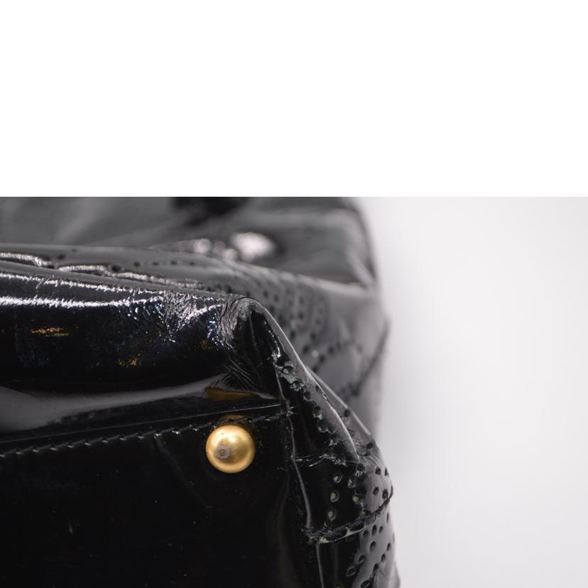 ＣＨＡＮＥＬ シャネル/ココマークカメリアパンチングレザートート／ノワール//8237797/Bランク/89