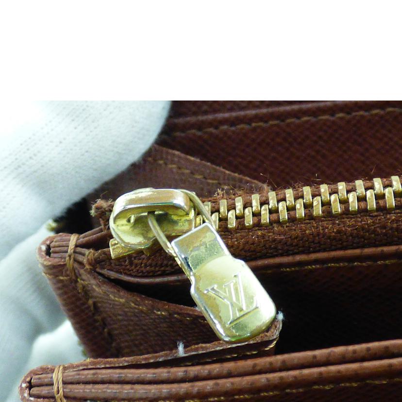 ＬＯＵＩＳ　ＶＵＩＴＴＯＮ ルイ・ヴィトン/ジッピー・ウォレット／モノグラム/M42616//CA4114/Bランク/64