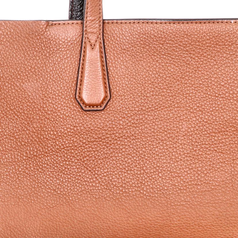 Ｔｏｒｙ　Ｂｕｒｃｈ トリーバーチ/レザートート／ポーチ付き//10005634/ABランク/75