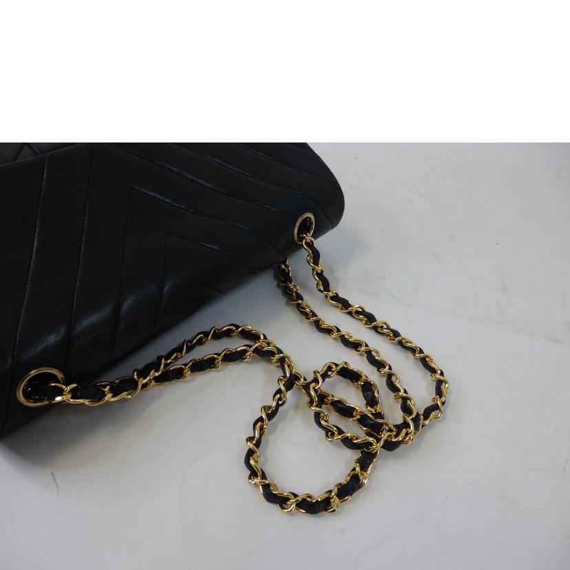 ＣＨＡＮＥＬ シャネル/ココマークダブルフラップチェーンショルダーバッグ／シェブロン／黒／ゴールド金具//191****/Bランク/84