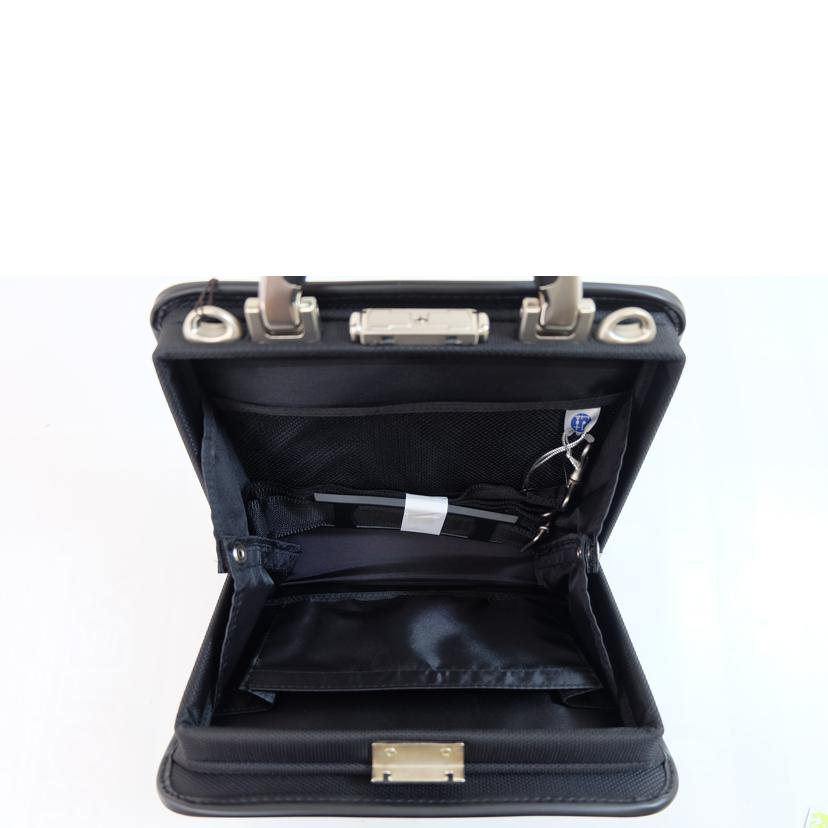 ＬＡ　ＦＥＲＥ　ＵＯＭＯ/ＬＡ　ＦＥＲＥ　ＵＯＭＯビジネスバッグ//Aランク/71