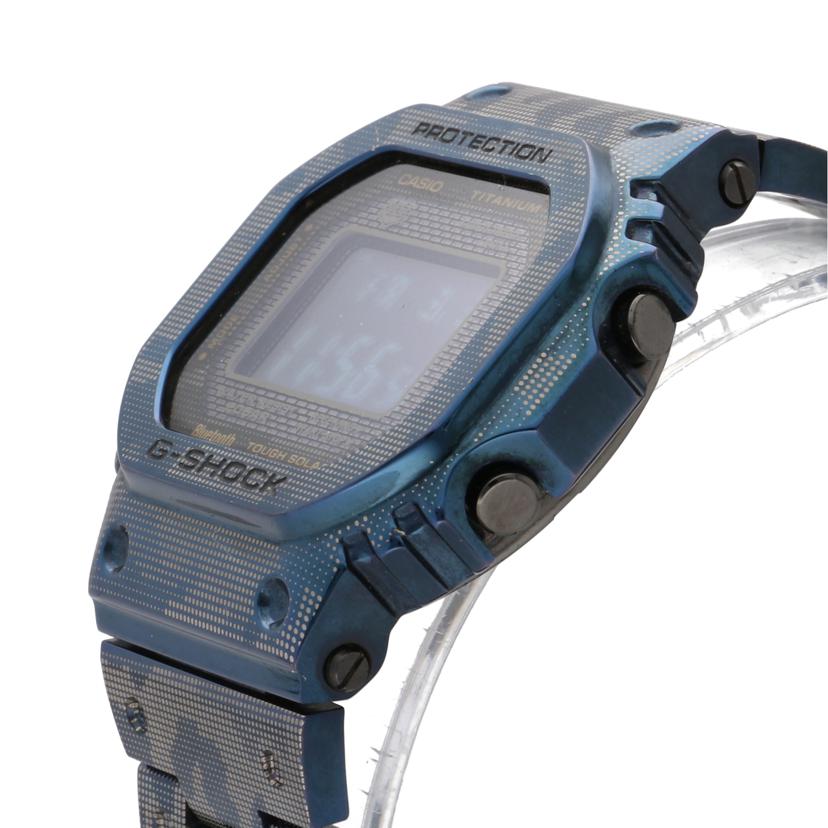 ＣＡＳＩＯ カシオ　Bluetooth　迷彩柄　ブルー　チタンベルト/Ｇ－ＳＨＯＣＫ／フルメタル・カモフラ／電波ソーラー/GMW-B5000TCF-2JR//201E190J/Aランク/75