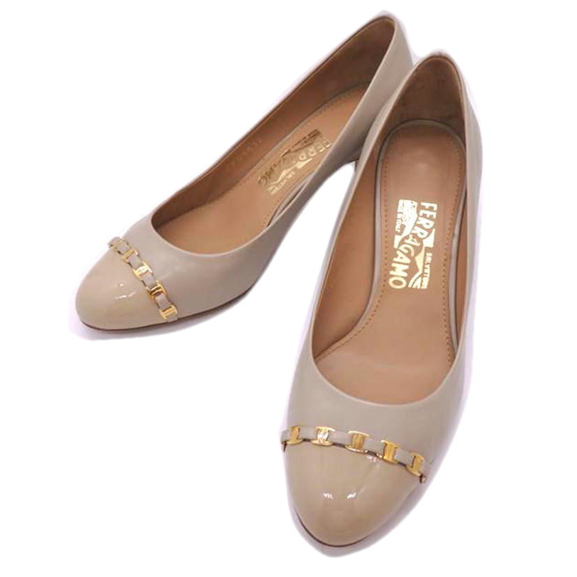 Ｓ．Ｆｅｒｒａｇａｍｏ ｻﾙﾊﾞﾄｰﾚﾌｪﾗｶﾞﾓ/アヴェラ／カーフレザー・アイボリー/0539107//ABランク/02