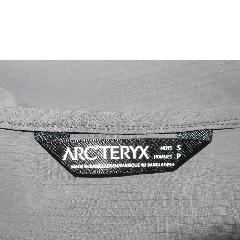 ＡＲＣ＇ＴＥＲＹＸ ｱｰｸﾃﾘｸｽ/ナイロン　マンテンパーカー　グレー//ABランク/65
