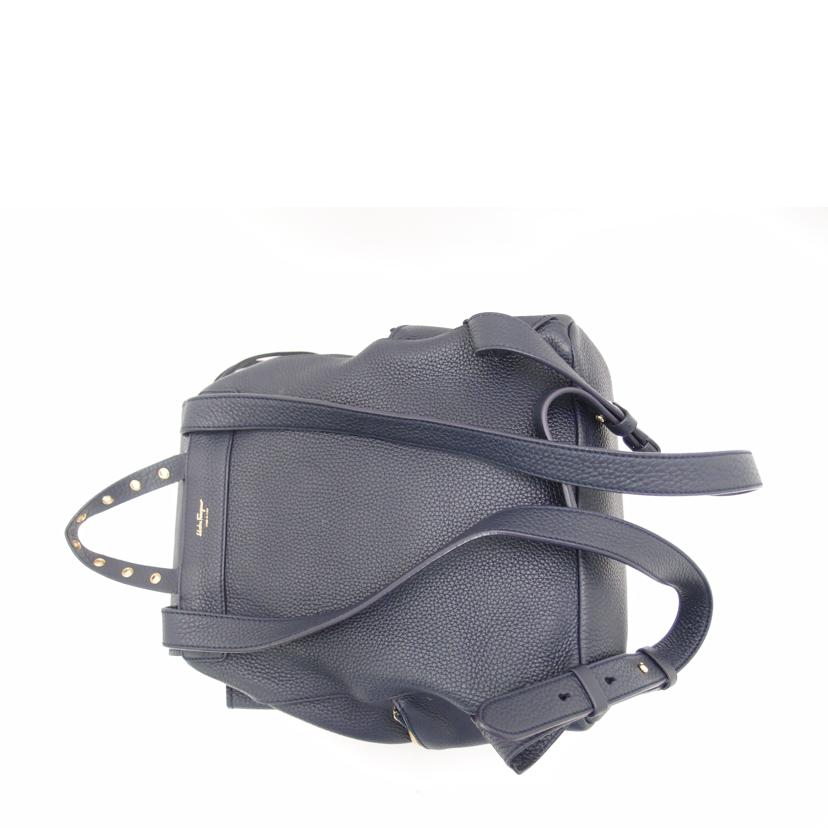 Ｆｅｒｒａｇａｍｏ　 フェラガモ　リュック　レザー　紺　ガンチーニ　レディース/キャロルバックパック／ネイビー/AU-21 G584//Aランク/69
