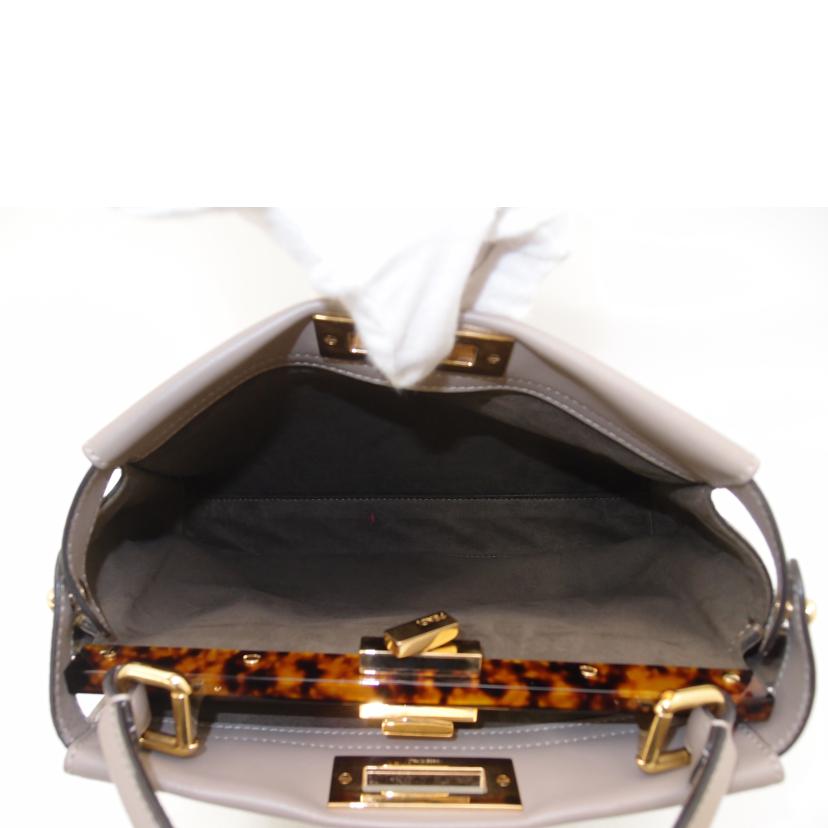 ＦＥＮＤＩ　 フェンディ　ハンドバック　ショルダーバッグ　２ＷＡＹ　斜め掛け　肩掛け　べっ甲調　レディース　/ピーカブーミディアム／グレーベージュ/8BN290//Aランク/69