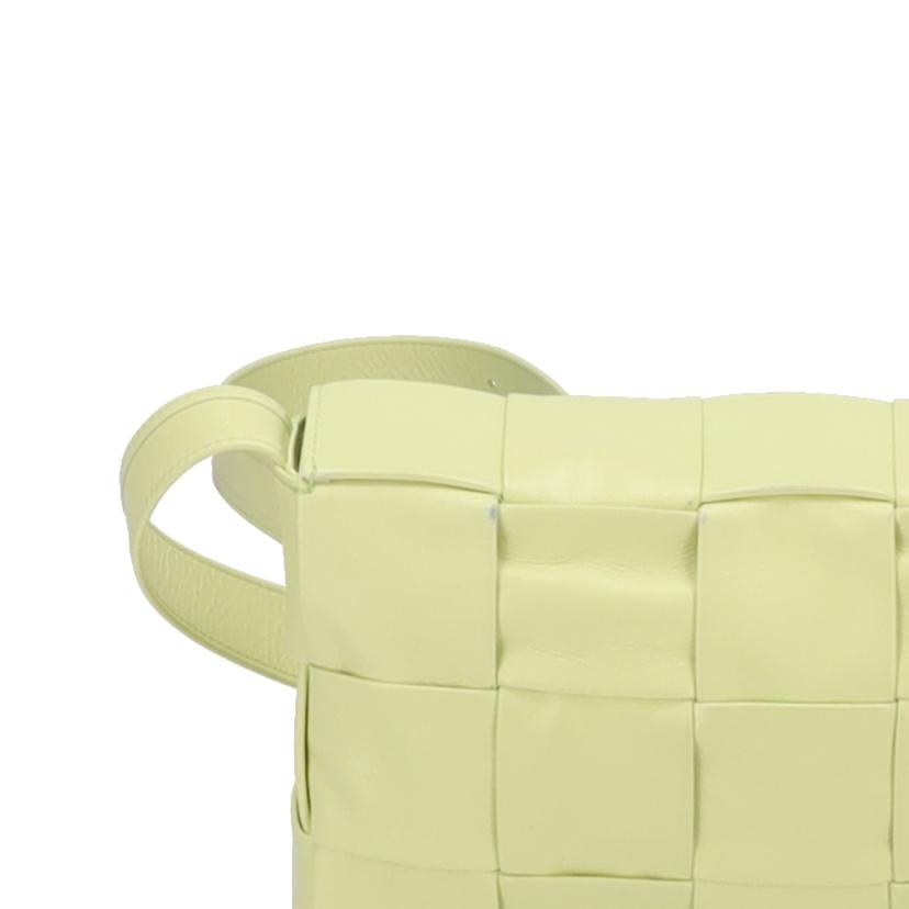 ＢＯＴＴＥＧＡ　ＶＥＮＥＴＡ ボッテガヴェネタ/カセット／マキシイントレチャート／ショルダーバッグ／レモンウォッシュ/667298//ABランク/75