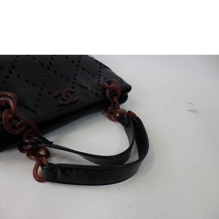 ＬＶ シャネル/ココマークパンチングプラスチックチェーンバッグ／黒//8760995/Bランク/84