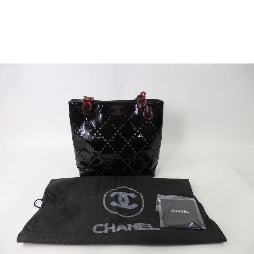 ＬＶ シャネル/ココマークパンチングプラスチックチェーンバッグ／黒//8760995/Bランク/84