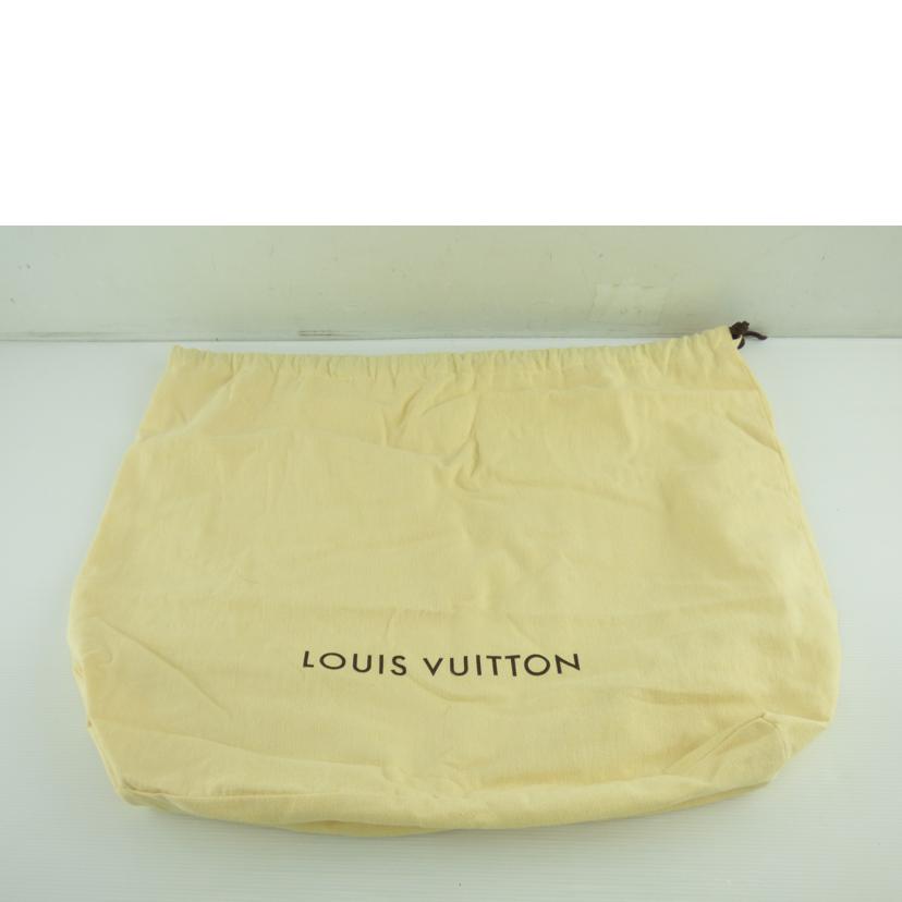 ＬＯＵＩＳ　ＶＵＩＴＴＯＮ ルイ・ヴィトン/アヴァロン・ジップ／ヴェルニ／ルージュフォーヴィスト/M91745//SN0***/Bランク/64