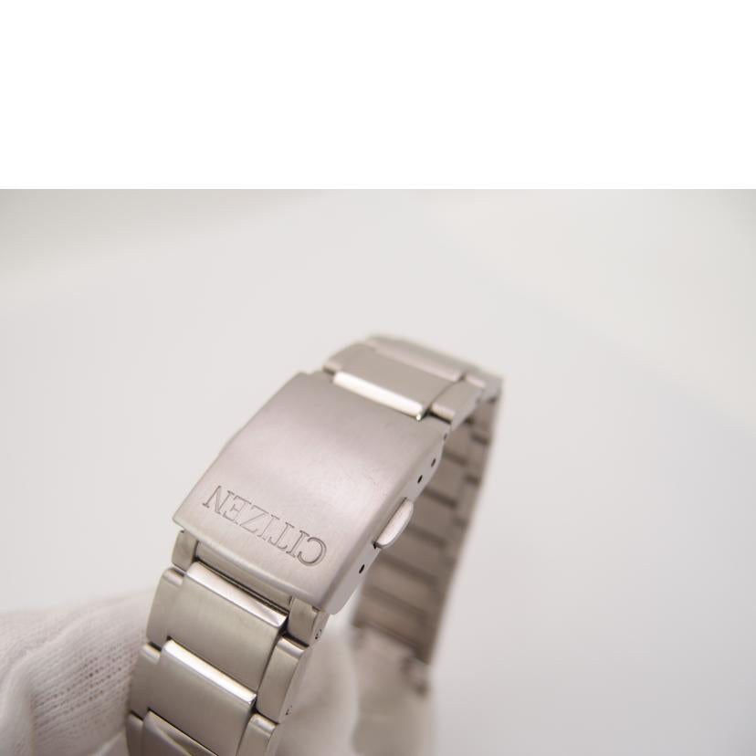 ＣＩＴＩＺＥＮ シチズン　腕時計　メンズ　白文字盤　ゴールドインデックス　チタンベルト　H100-R014242　ATTESA/アテッサ／Ｅｃｏ－Ｄｒｉｖｅ／電波時計/AT6074-56A//152030762/ABランク/69