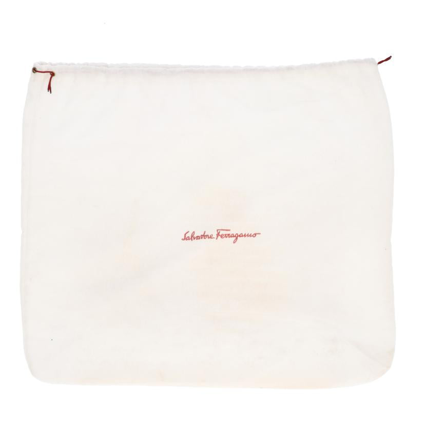 Ｓａｌｖａｔｏｒｅ　Ｆｅｒｒａｇａｍｏ サルヴァトーレ　フェラガモ/ヴァラチェーンショルダーバッグ/AU-21 8803//ABランク/75