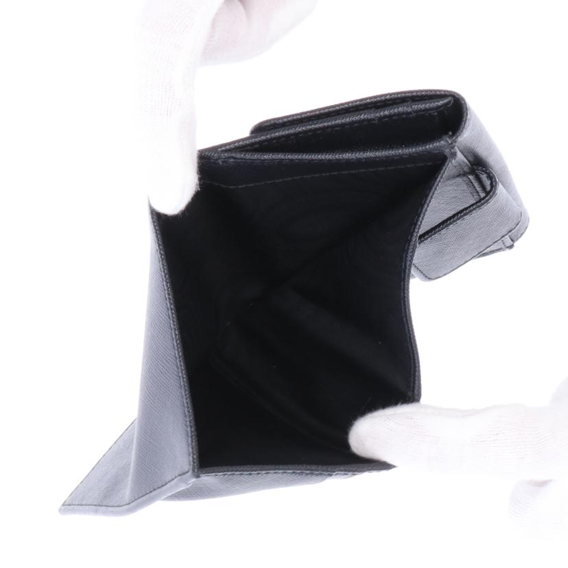 ＰＲＡＤＡ プラダ　財布　コンパクトウォレット　レディース　ブラック　ゴールド/サフィアーノ二つ折り財布//203/ABランク/75