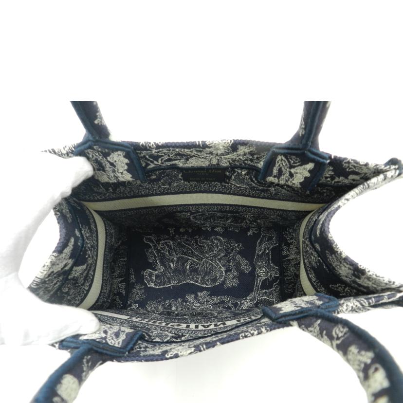 ＣＨＲＩＳＴＩＡＮ　ＤＩＯＲ クリスチャンディオール　ハンド　キャンバス　青/ブックトートミディアム／リバーストワルドゥジュイ/M12962ZTDT//50-MA-1221/Aランク/69