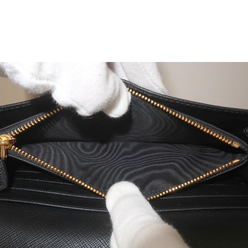 ＰＲＡＤＡ プラダ/サフィアーノ　二つ折り長財布　パスケース付き　ブラック/1MH132//Aランク/65