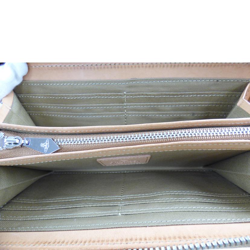 Vivienne Westwood ヴィヴィアンウエストウッド