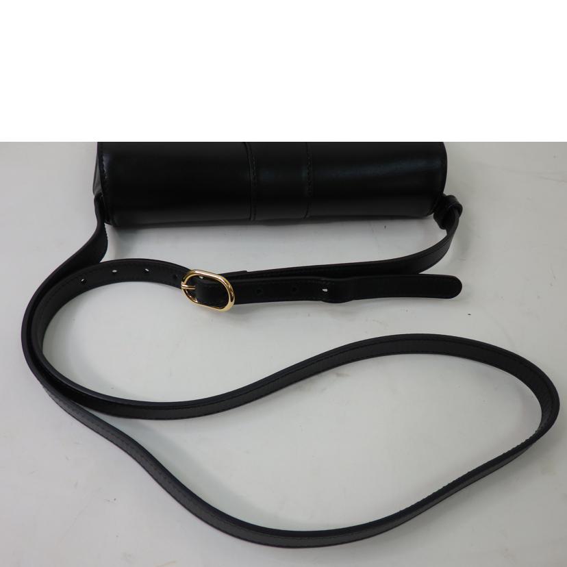 ＧＵＣＣＩ グッチ/アリー／ＧＧマーモントスモールショルダーバッグ／黒/550129//498879/Aランク/84