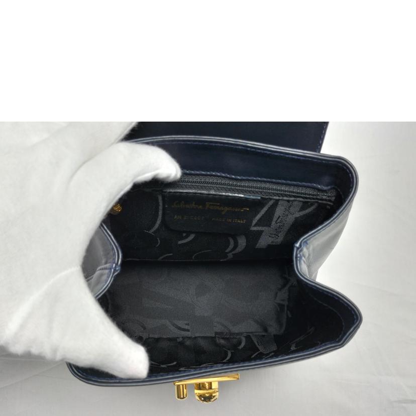 Ｆｅｒｒａｇａｍｏ フェラガモ/レザーリュック/DQ-21 5207//ABランク/52