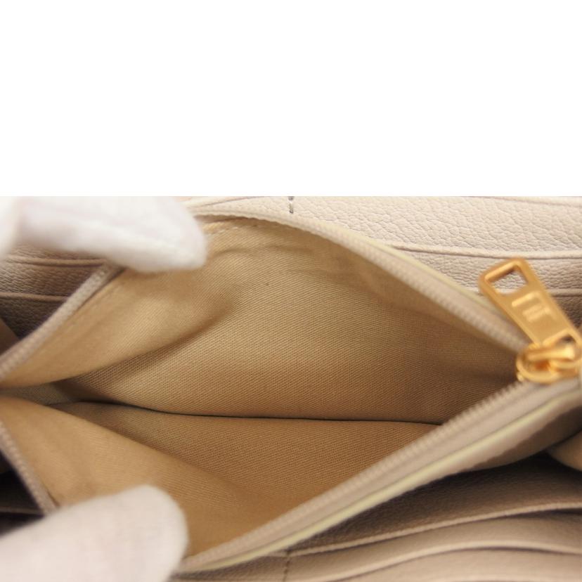 Ｓｅｅ　Ｂｙ　Ｃｈｌｏｅ シーバイクロエ/ハナ／二つ折り長財布／ベージュ/CHS17UP761305//04-21-52-65/Aランク/04