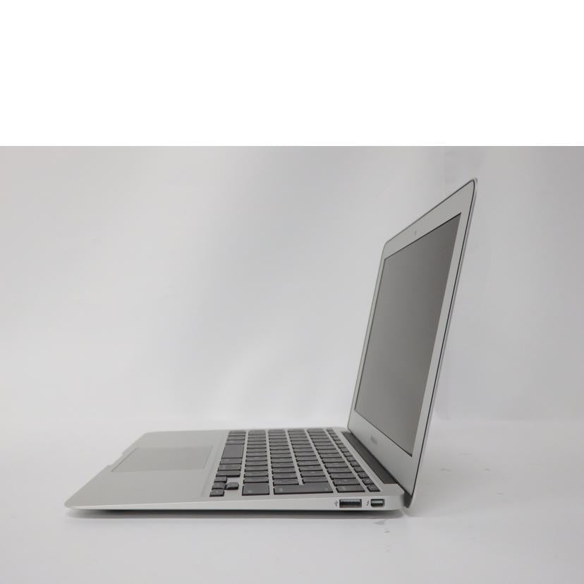 Ａｐｐｌｅ アップル/ＭａｃＢｏｏｋ　Ａｉｒ（１１インチ，Ｅａｒｌｙ　２０１４）/MD711J/A//C02N4APAG083/Bランク/82