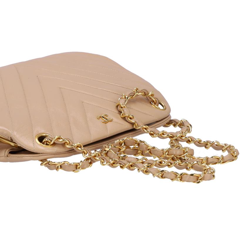 ＣＨＡＮＥＬ シャネル/シェブロンＶステッチ　チェーンショルダー//177****/Bランク/75