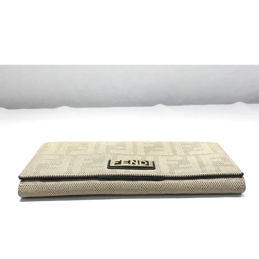 ＦＥＮＤＩ フェンディ/２つ折り長財布/2289-8M0000-KYE-049//713800/Bランク/51