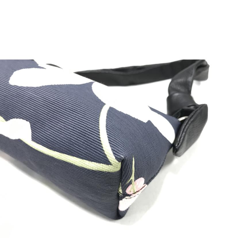 Ｆｅｒｒａｇａｍｏ フェラガモ/キャンバス　ハンドバッグ/AU-21//5347/ABランク/51