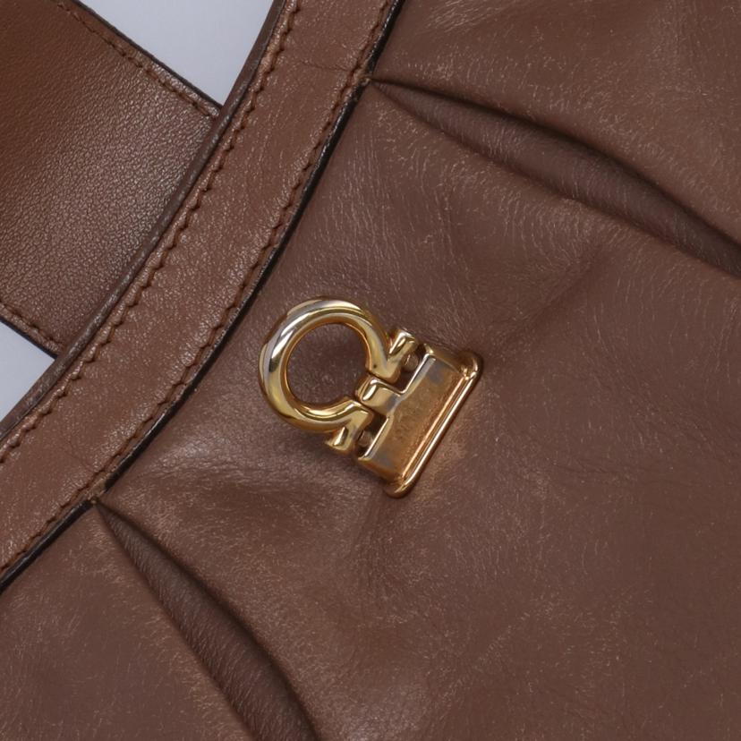 Ｆｅｒｒａｇａｍｏ フェラガモ　バッグ　ハンドバッグ　レディース　ブラウン/レザーワンショルダー/AU-21//D231/Bランク/75