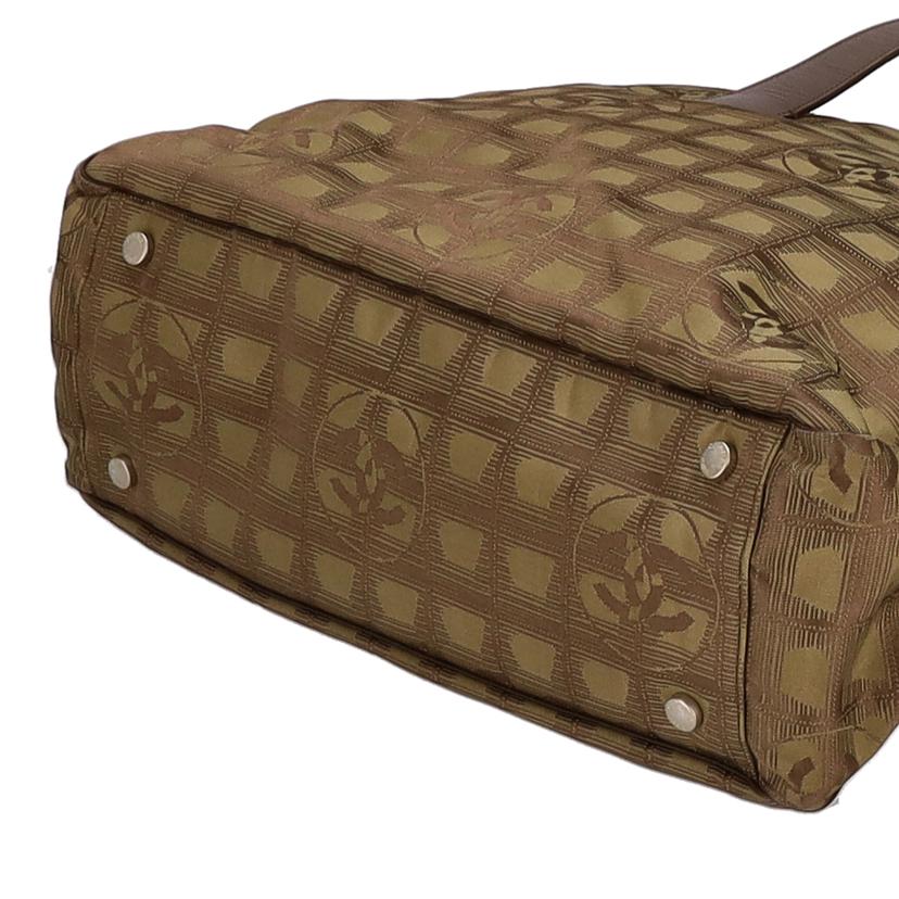 ＣＨＡＮＥＬ　 シャネル　CHANEL　ニュートラベルライントートGM　カーキ　レディース/ニュートラベルライントートＧＭ／カーキ/A15825//706****/ABランク/37