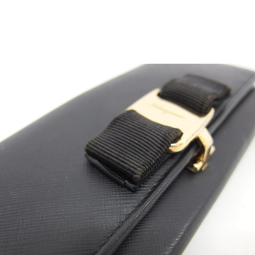 Ｆｅｒｒａｇａｍｏ　 フェラガモ/ヴェラリボン二つ折り長財布／ブラック//K1-*******/Bランク/04