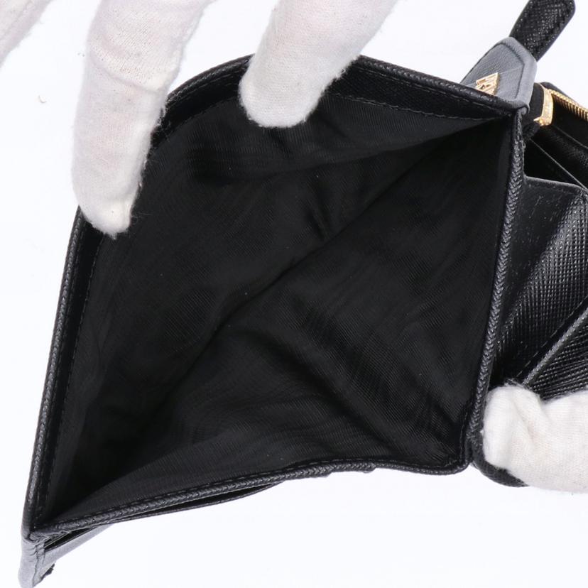 ＰＲＡＤＡ プラダ　財布　小物　二つ折り財布　レザー　レディース　ブラック　ゴールド/サフィアーノメタルコーナージップウォレット/1ML225//107J/Aランク/75