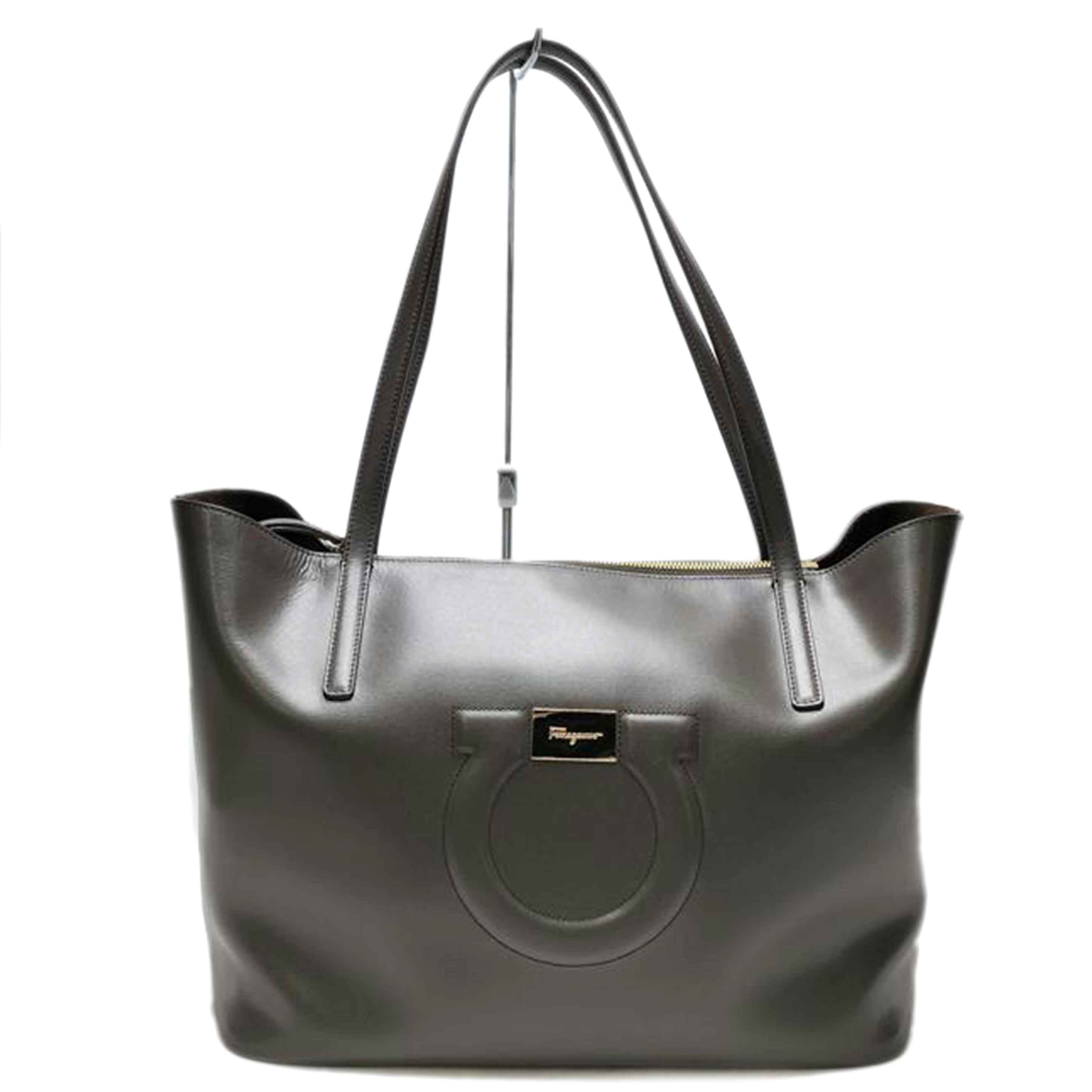 Salvatore Ferragamo サルバトーレ フェラガモ 