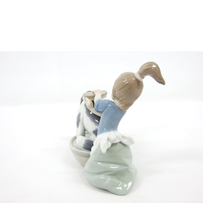 ＬＬＡＤＲＯ リアドロ 人形 陶器 置物 少女 犬/きれいにしましょうね／フィギュリン/5455//Aランク/04