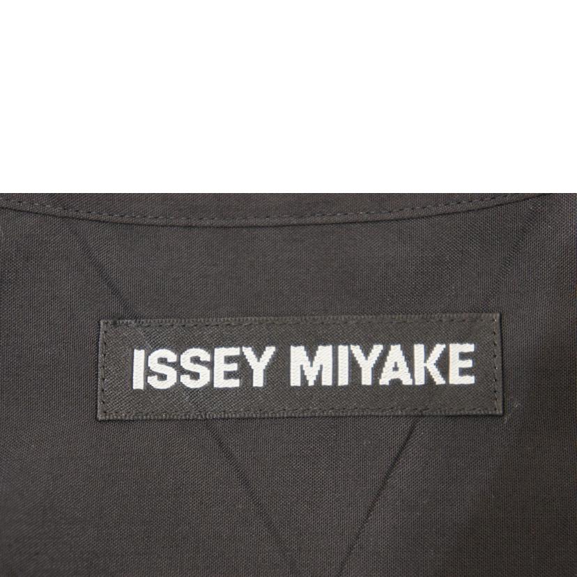 ＩＳＳＥＹ　ＭＩＹＡＫＥ イッセイミヤケ/プリーツシャツ／ＳＩＺＥ３//ABランク/92