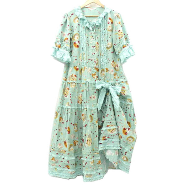 ピンクハウス Pink Lady' Mixes 19th-Century Charm and Millennial Pink Exterior