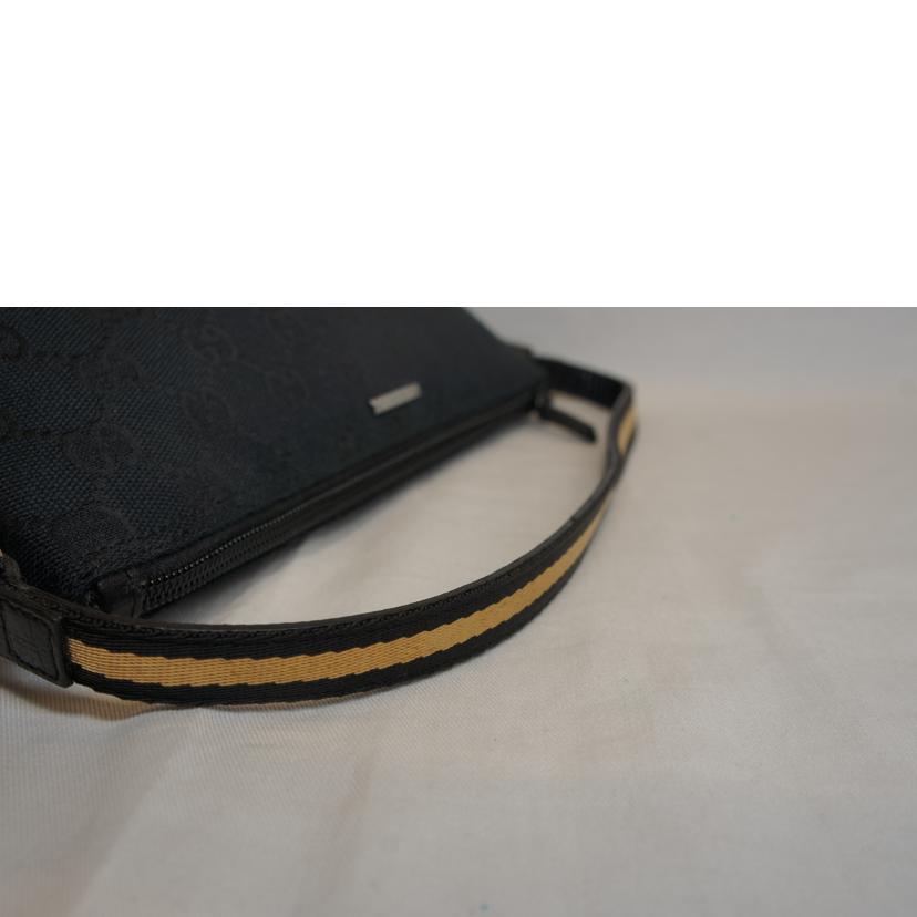 ＧＵＣＣＩ グッチ/ＧＧキャンバス／アクセサリーポ－チ/141809//288*/Aランク/92