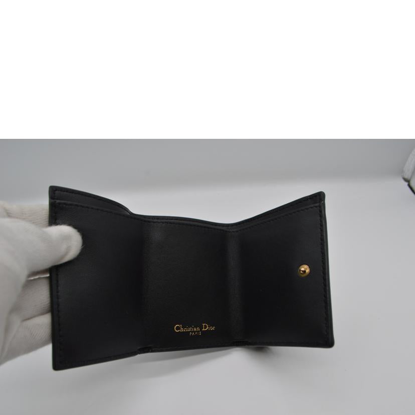 Ｃｈｒｉｓｔｉａｎ　Ｄｉｏｒ ディオール/サドルコンパクトカーフレザー財布/S5653CBAA//43-MA-0271/ABランク/89