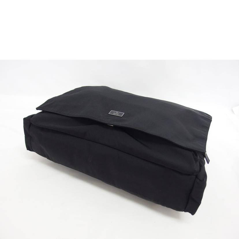 ＧＵＣＣＩ グッチ ショルダーバッグ/ナイロン／メッセンジャーバッグ／ブラック/019･0323//002***/Bランク/04
