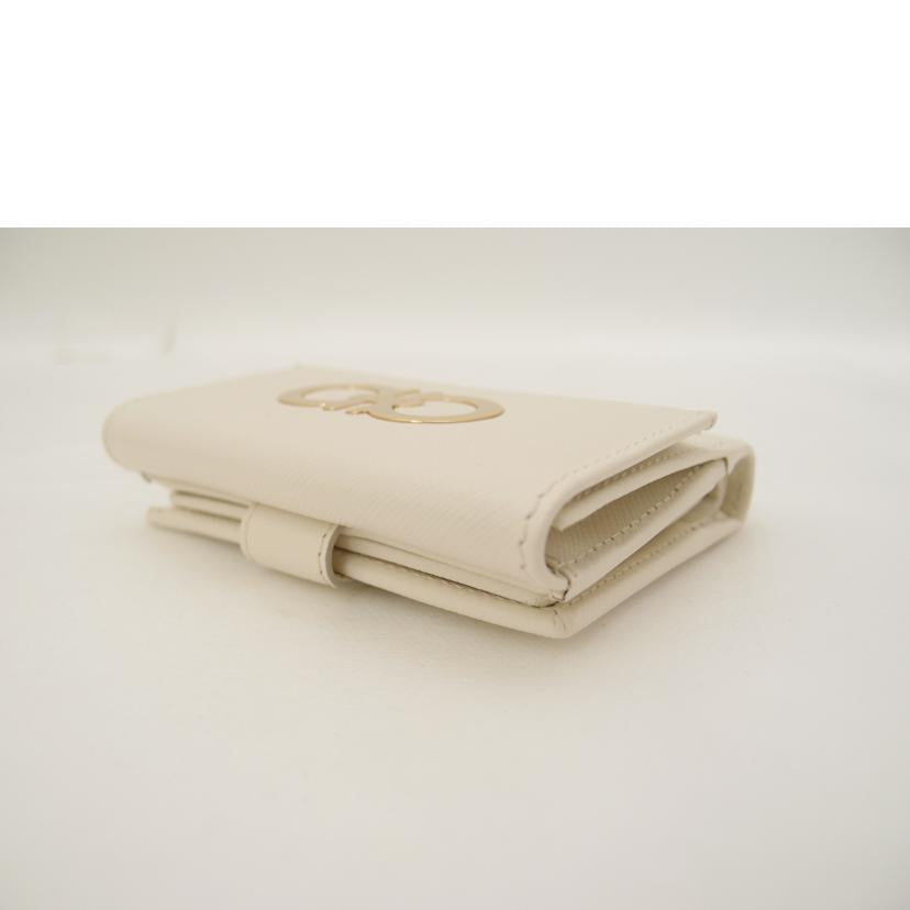 Ｆｅｒｒａｇａｍｏ フェラガモ　白　Wホック　レディース/ガンチーニコンパクト財布／ホワイト/227122//SAランク/69