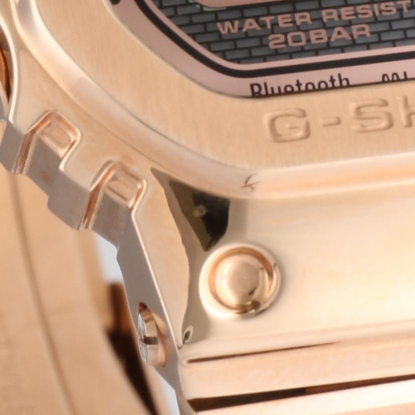 ＣＡＳＩＯ カシオ　CASIO　G-SHOCK　フルメタル　電波ソーラー×Biuetooth/Ｇ－ＳＨＯＣＫ／フルメタル／電波ソーラー×Ｂｌｕｅｔｏｏｔｈ/GMW-B5000GD-4JF//201*****/Aランク/37