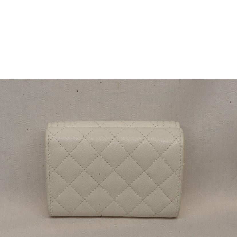 ＣＨＡＮＥＬ シャネル/ボーイシャネルウォレットキャビアスキンホワイト//LX18U9GJ/ABランク/92