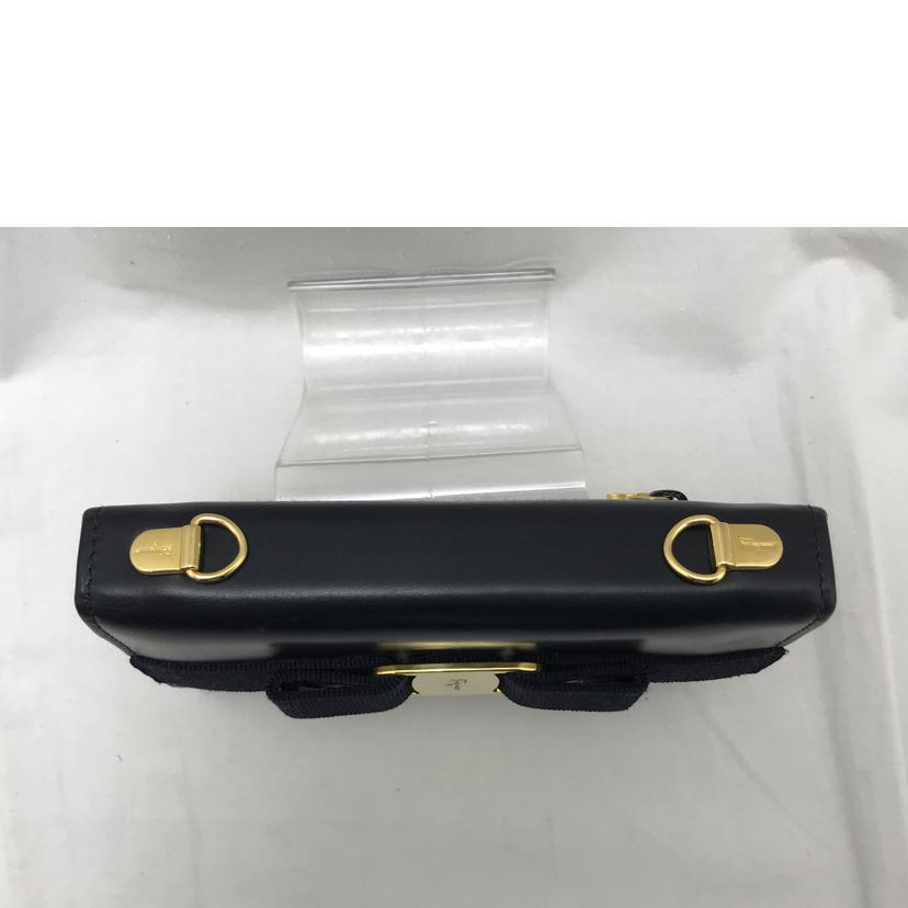 Ｆｅｒｒａｇａｍｏ フェラガモ/ヴァラリボン　レザー三つ折り財布/22 5619//Aランク/51